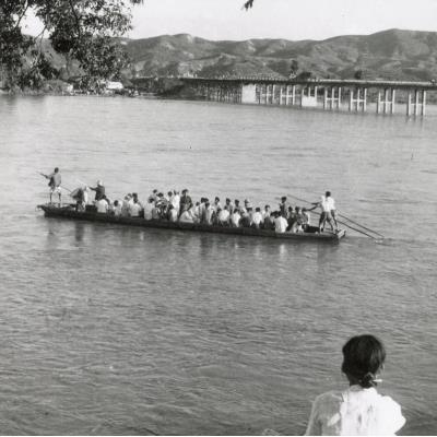 1957년 법흥교(안동교) 아래 나룻배