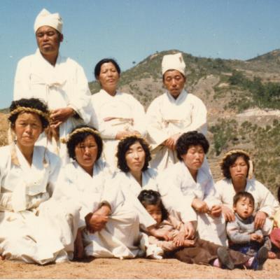 1980년대 후반 어머니산소에서