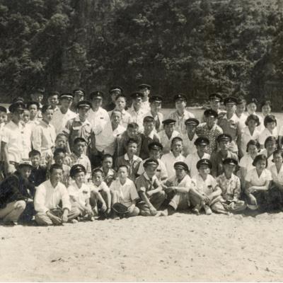 1960년 풍산 마애에서 찍은 모습