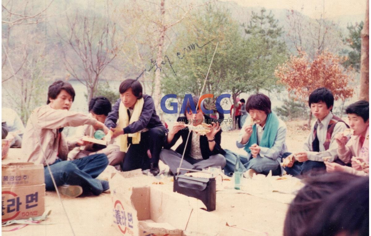 귀단리 동네청년들 노는 모습 #1 작은그림