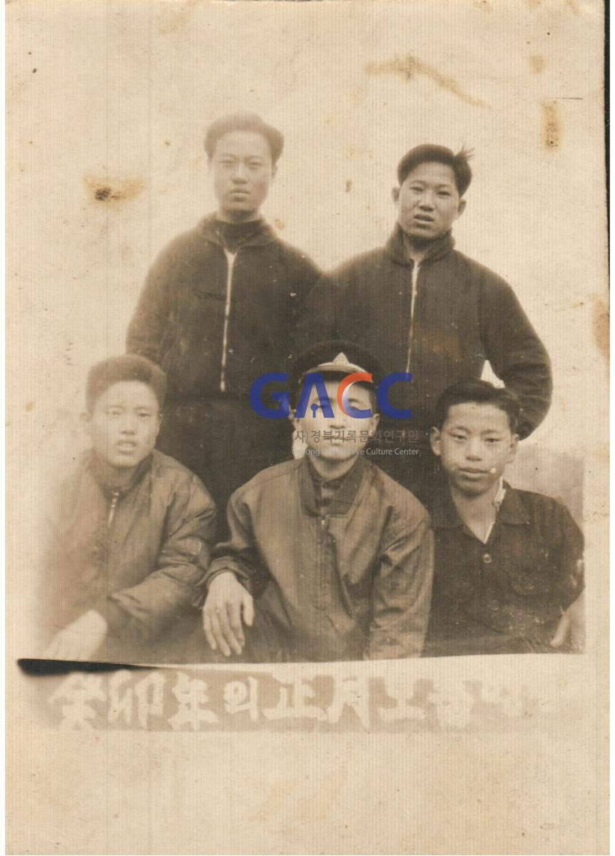 친인척이자 마을 친구들과 작은그림