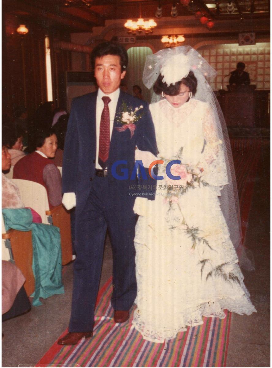 김분자씨, 시누이 결혼식 작은그림