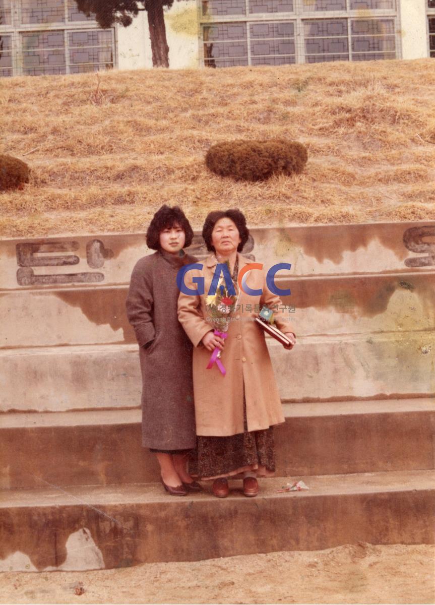 1988년 안동 길원여자고등학교 졸업식 작은그림