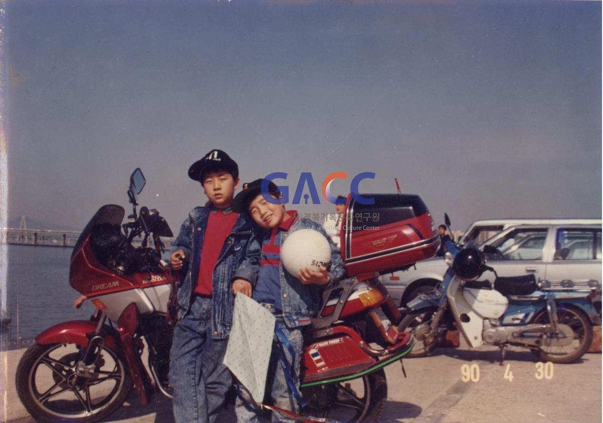 1990년 형제의 소풍 Style 작은그림