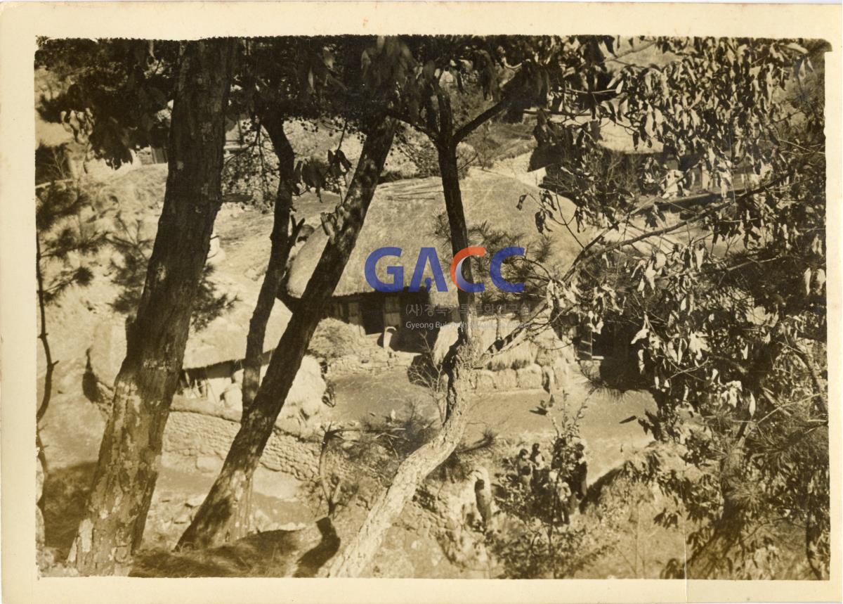 1972년 수몰전 안동군 월곡면의 초가집 작은그림