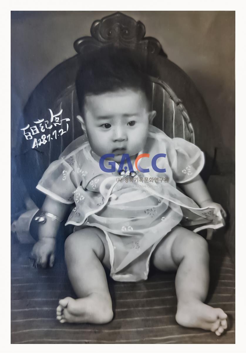 1954년 여름에 찍은 사진 작은그림
