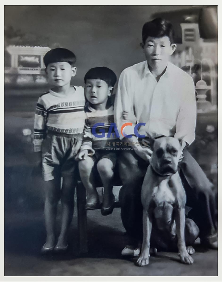 1967년경 조카들과 함께 작은그림