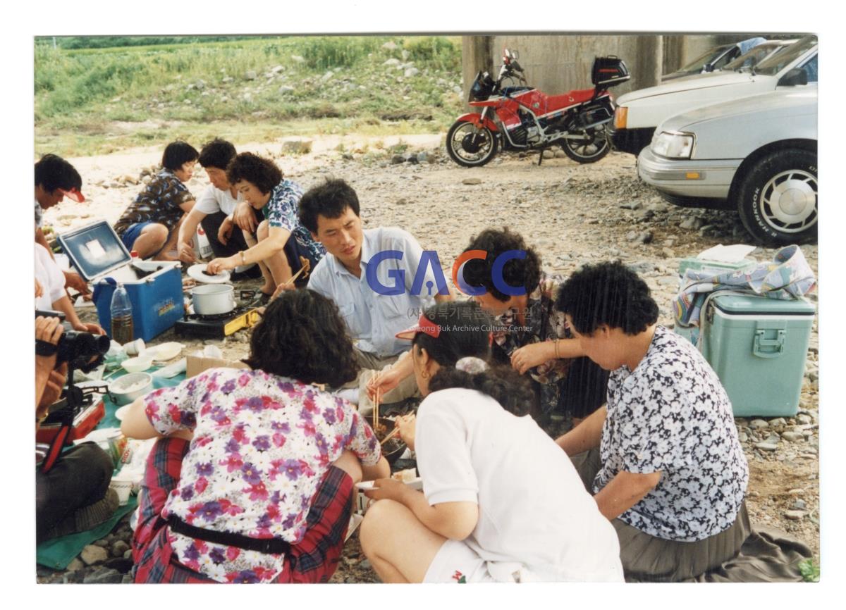 1980년대 안동 낙동강변 아유회 작은그림