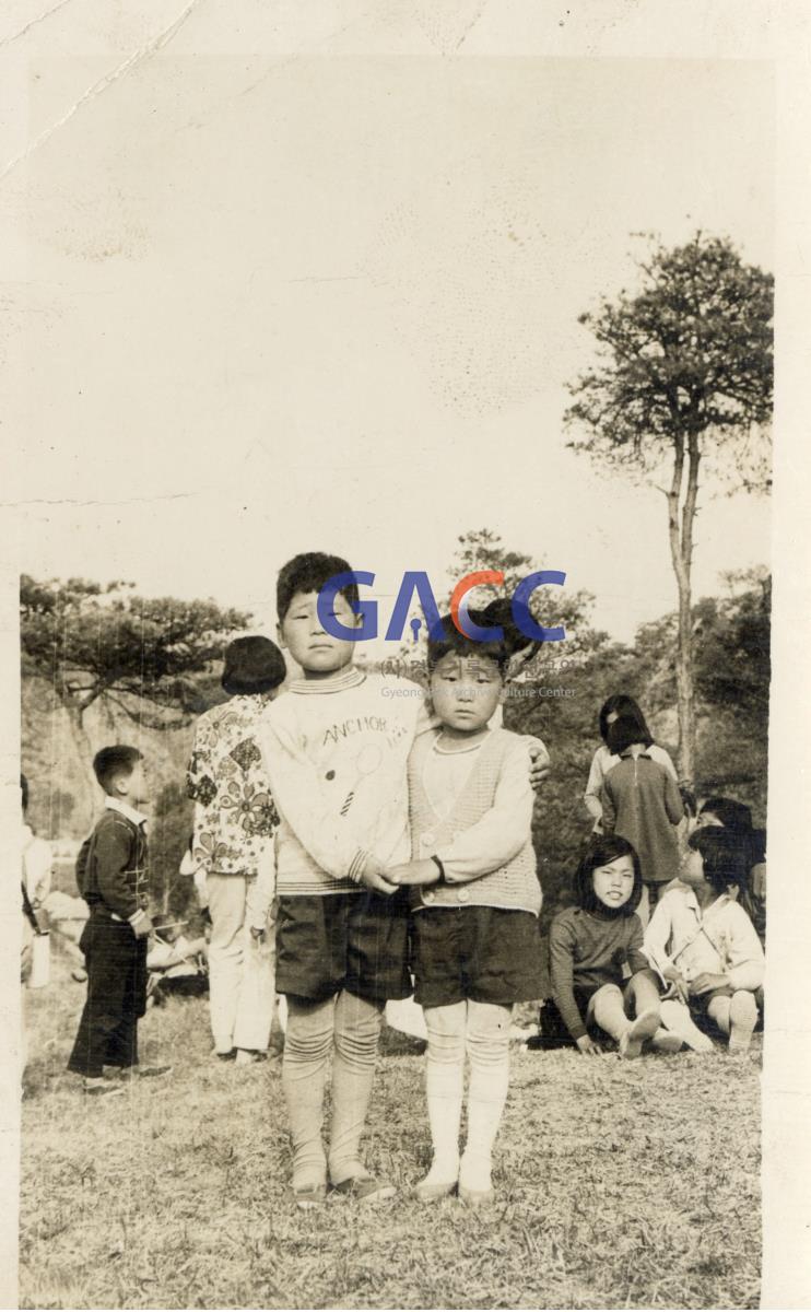 1972년 가을 형과 함께 작은그림
