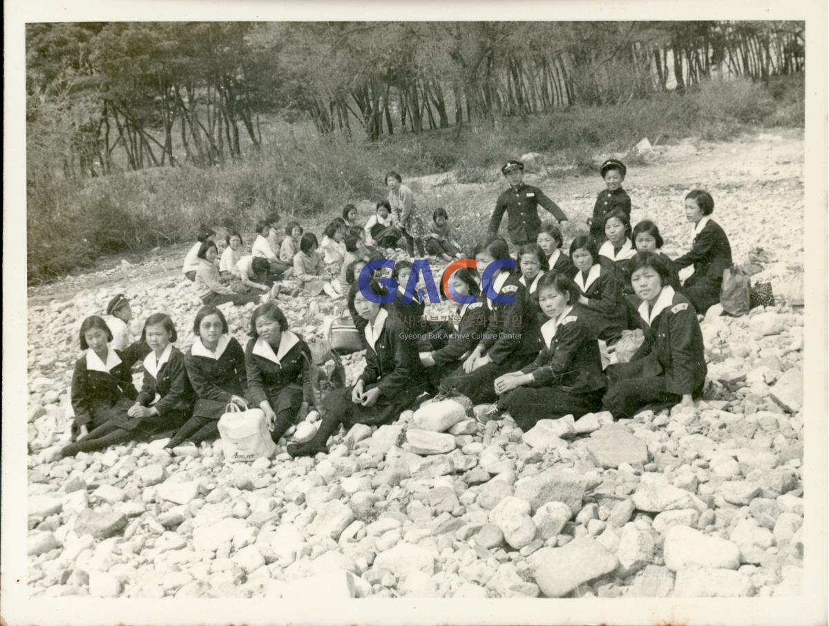 1970년경 길안중학교 소풍 작은그림