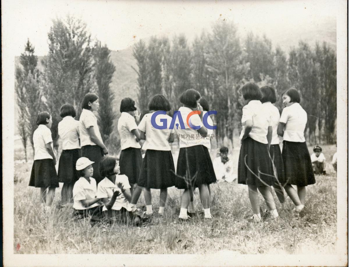 1970년경 단발머리 소녀들 작은그림