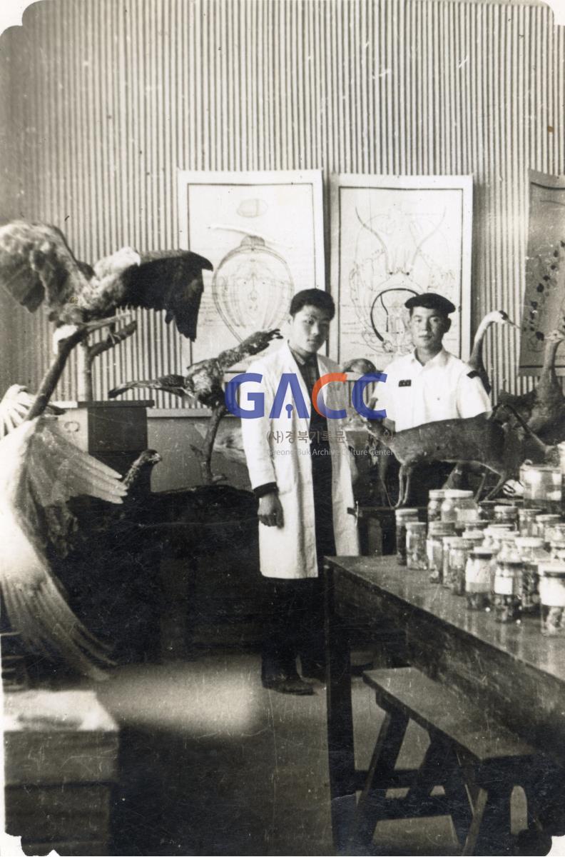 경북대학교 재학시절 친구와 함께 작은그림