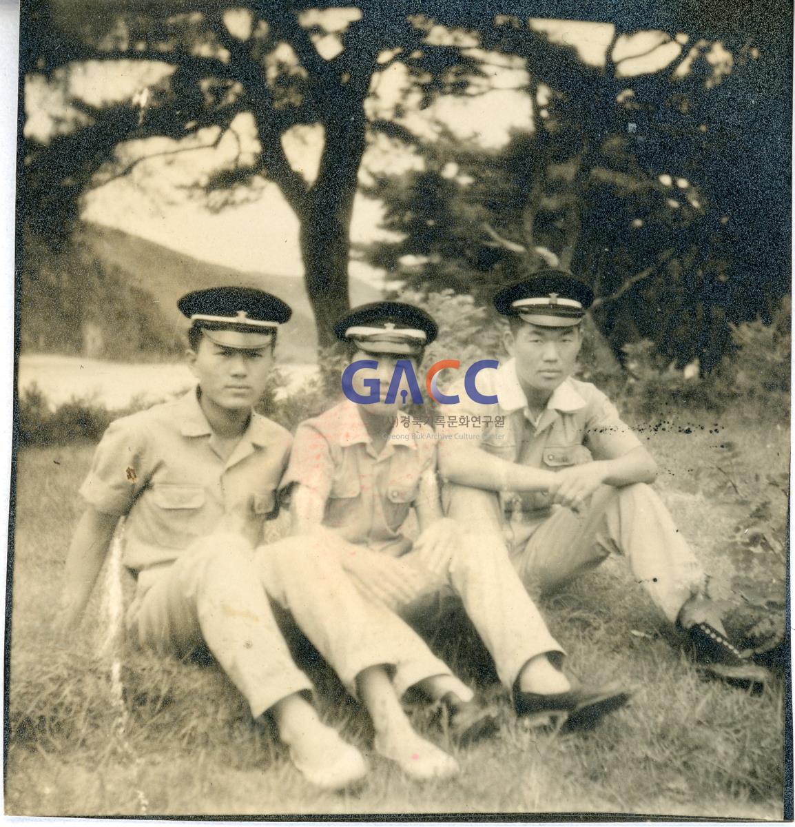 1960년 풍산 마애리에서 찍은 모습 작은그림