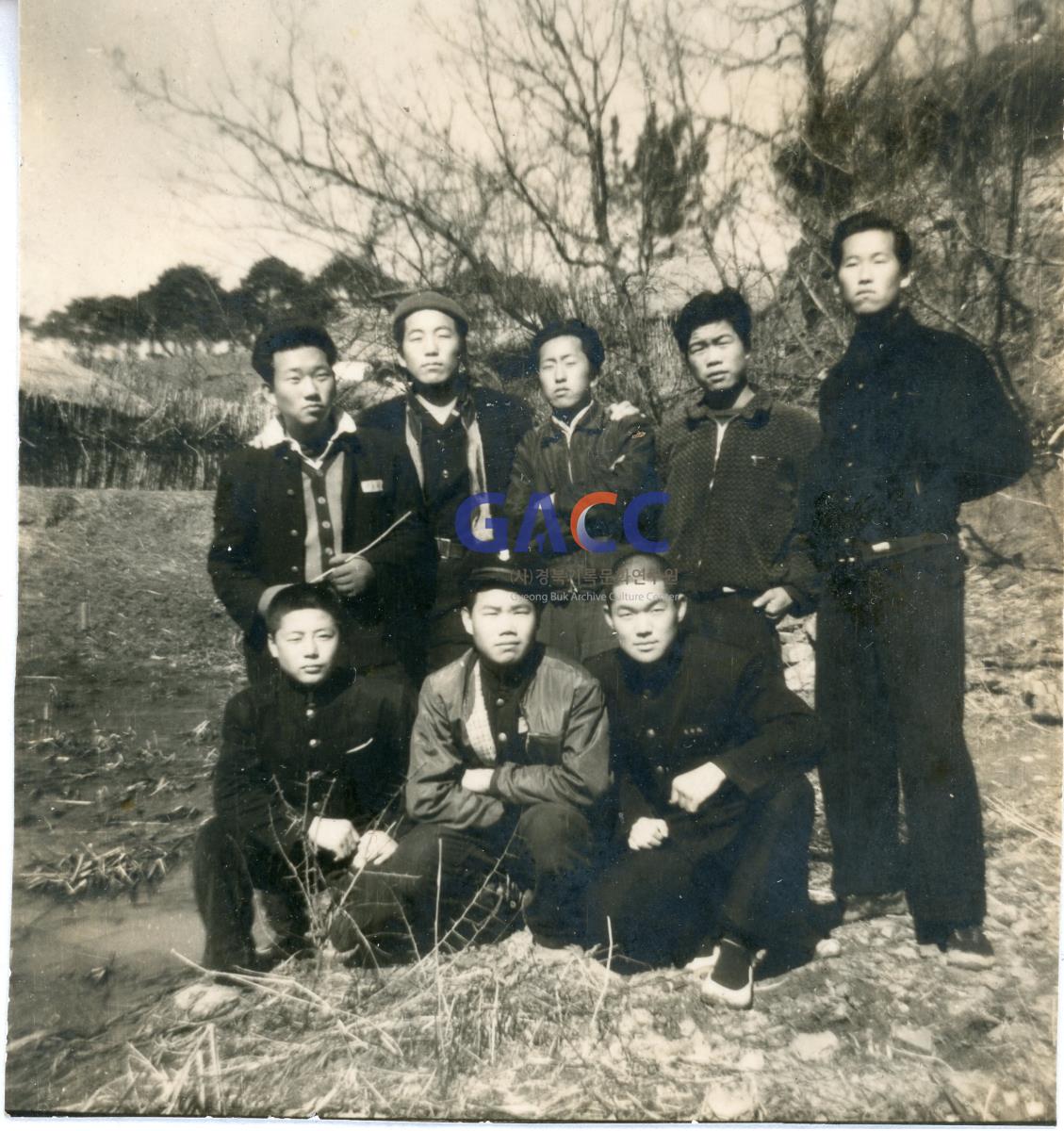 1964년 풍산 마애리에서 찍은 모습 작은그림