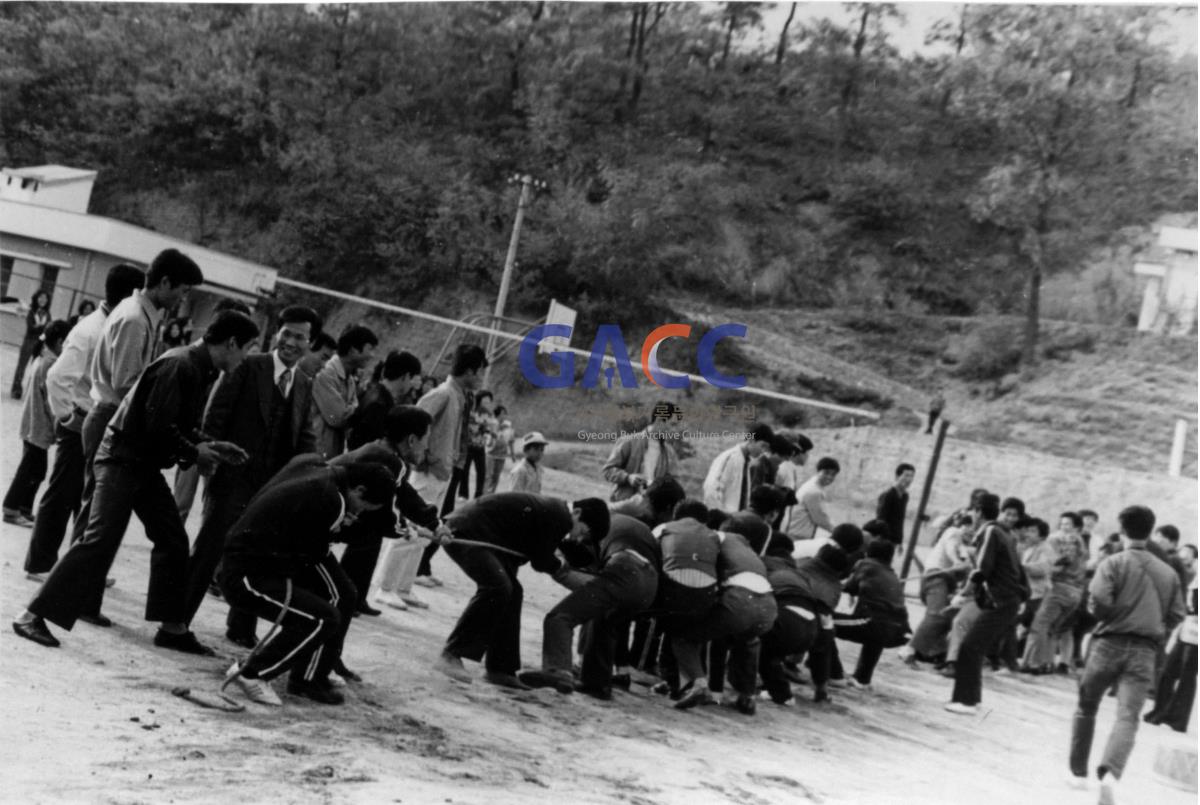 상지전문학교 교내체육대회 1971년 작은그림