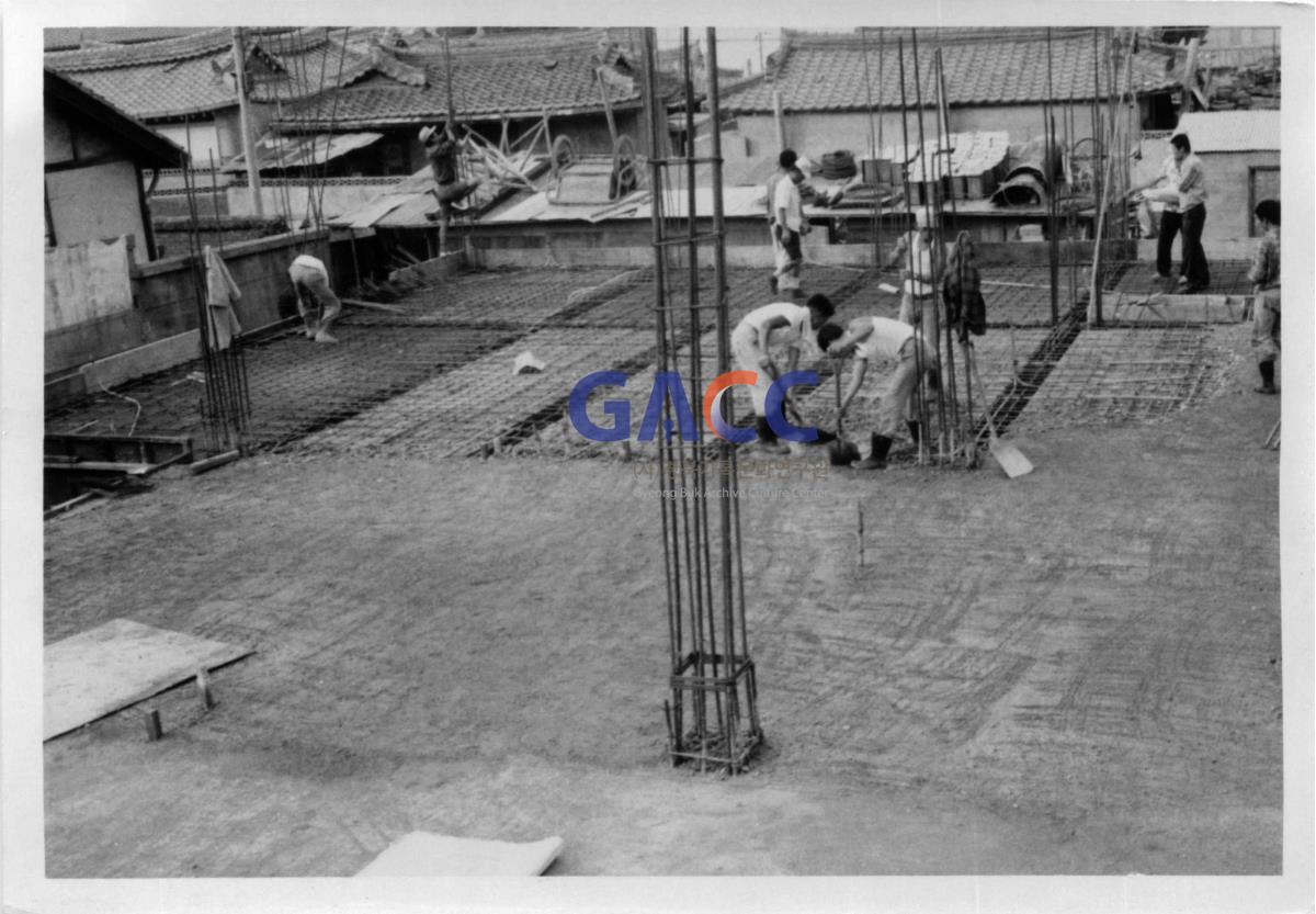 가톨릭 상지대학교 마리스타학생회관 건축현장 1975년 작은그림