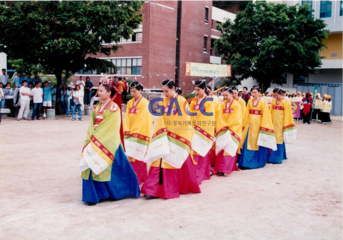 가톨릭 상지대학교 제32회 밤저골 춘계 체육대회 2001년 작은그림