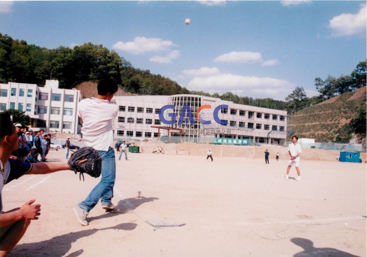 가톨릭 상지대학교 제32회 밤저골 춘계 체육대회 2001년 작은그림