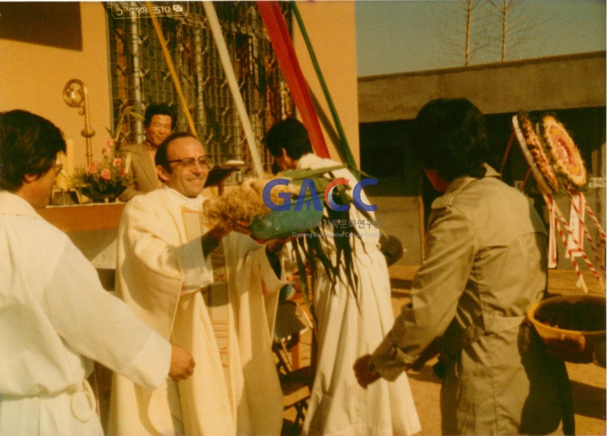 안동교구청 농민회관 축성식 및 추수감사제 1981년 작은그림