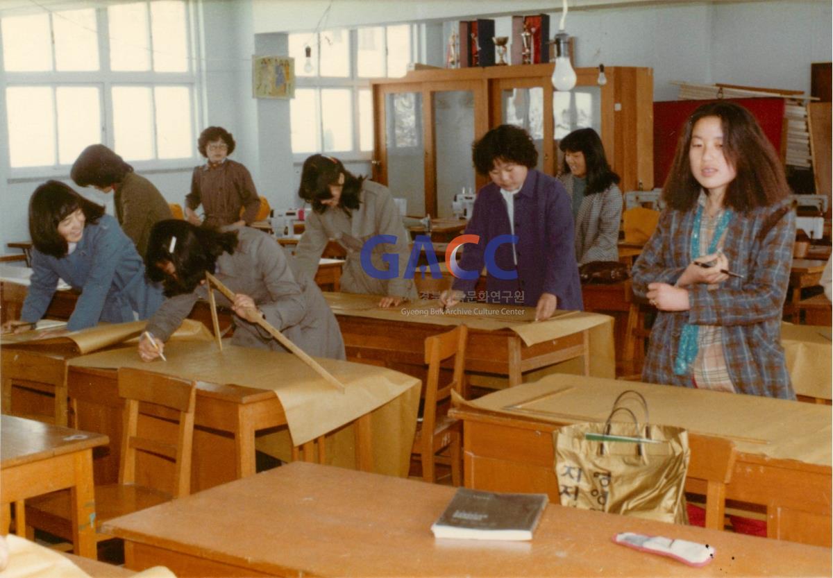 가톨릭 상지대학교 최초의 학과 의상디자인과 작은그림