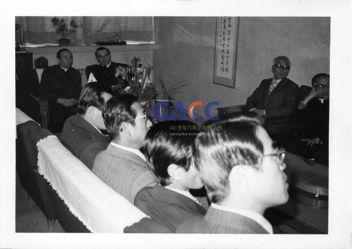 안동교구청 사목국 교황대사 루이지 도세나 대주교 안동방문 1977년 작은그림