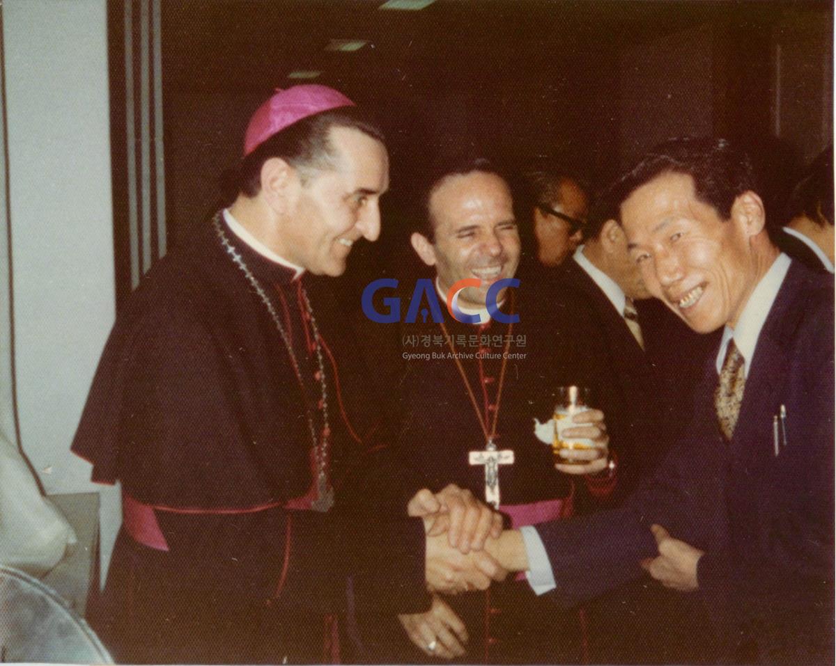 안동교구청 사목국 교황대사 루이지 도세나 대주교 안동방문 1977년 작은그림