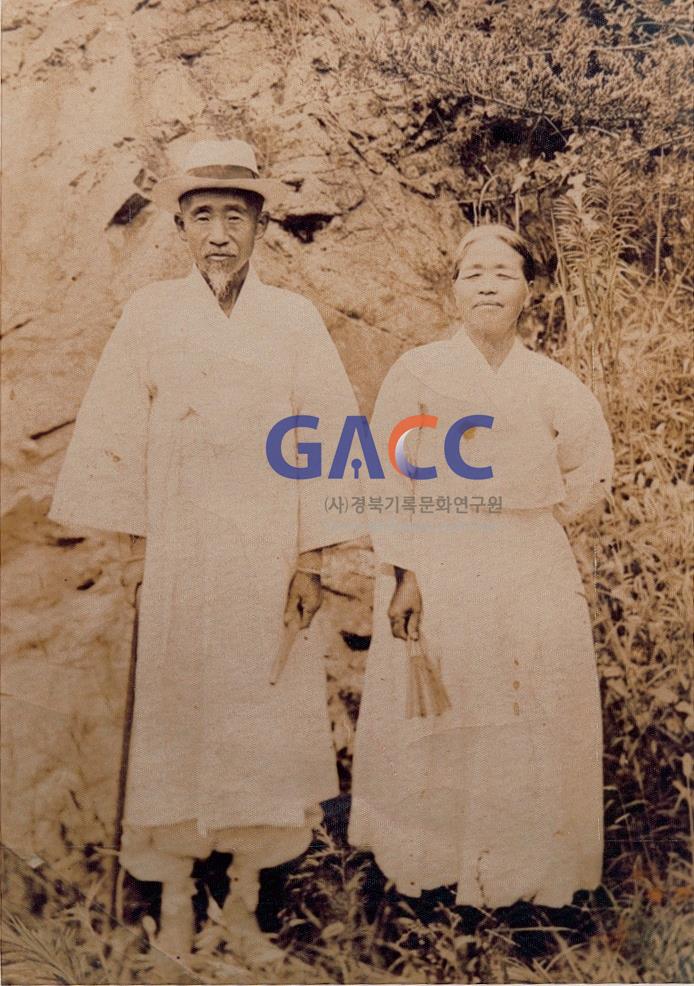 풍산교회 초대장로 정봉모 장로 부부(1930년대) 작은그림