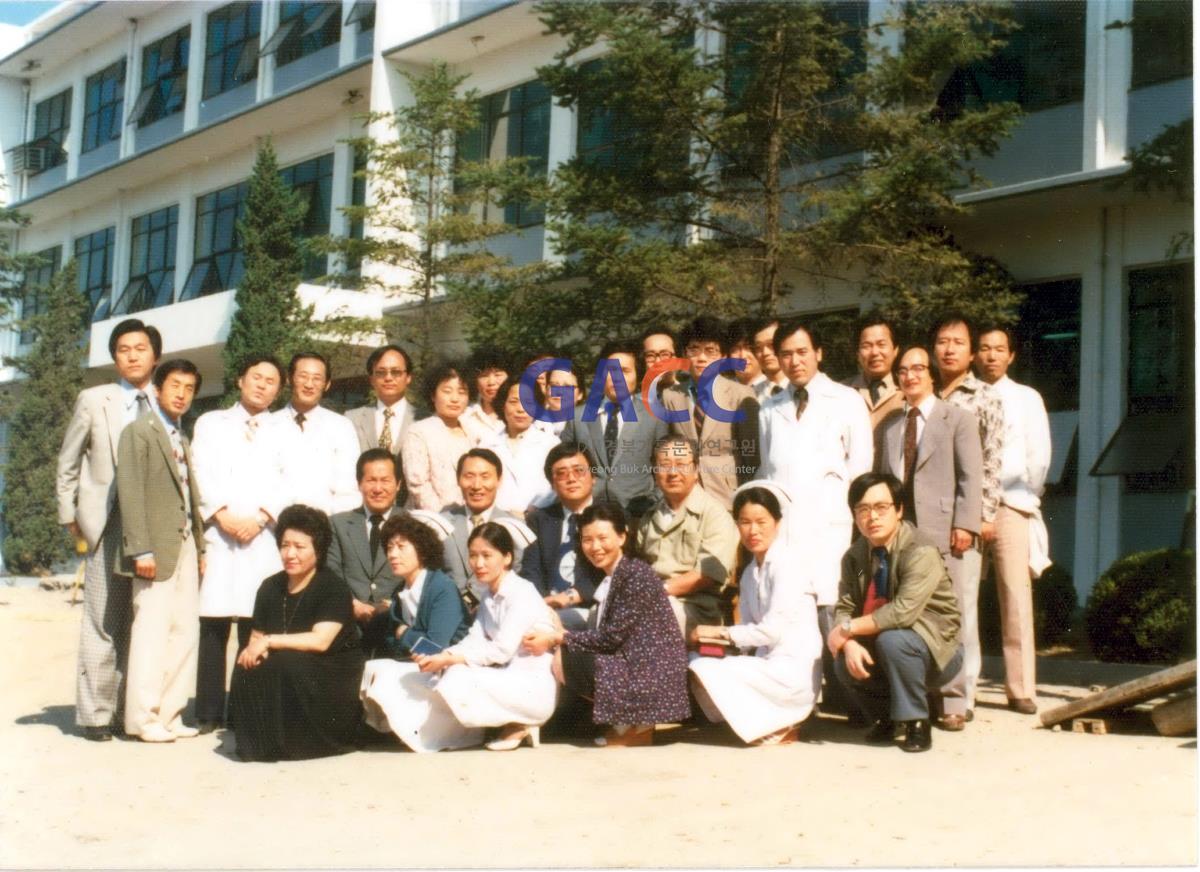 성소병원 1981년 5월 직원단체 작은그림
