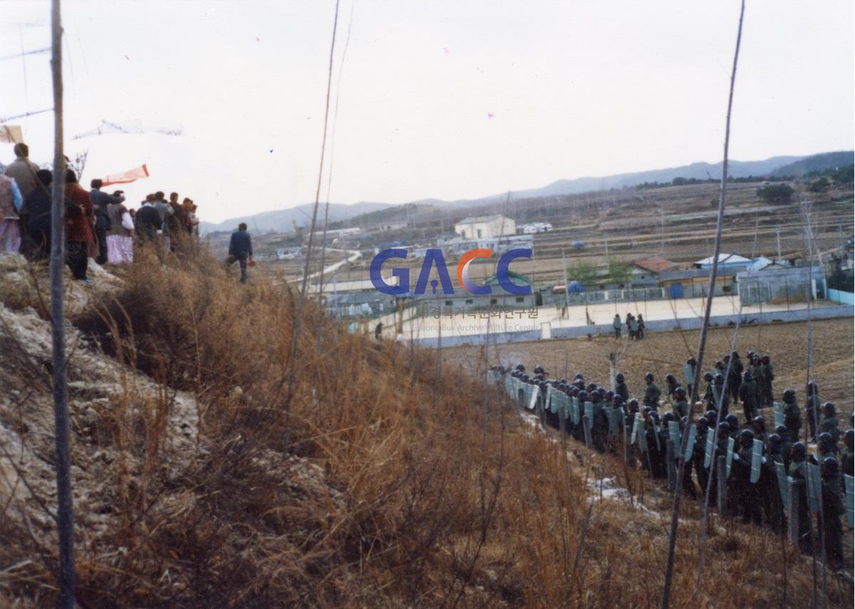 1985년 11월24일 추수감사제 및 농민대회(다인천주교회) 작은그림
