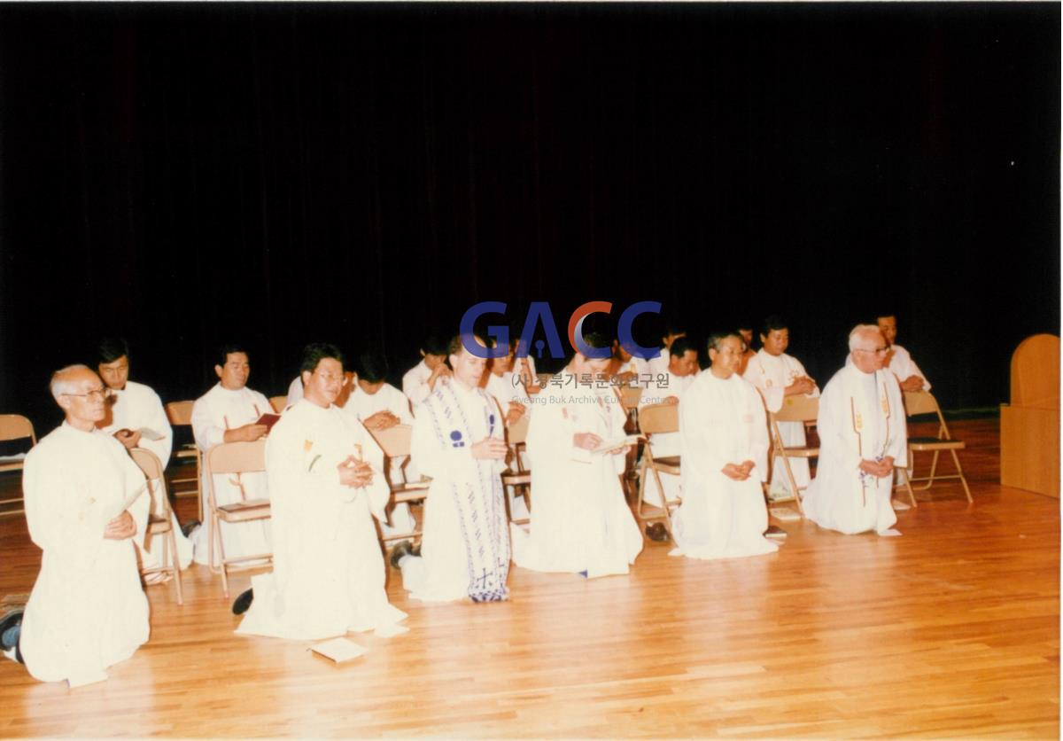 1996년 안동교구청 사제부제서품식 작은그림