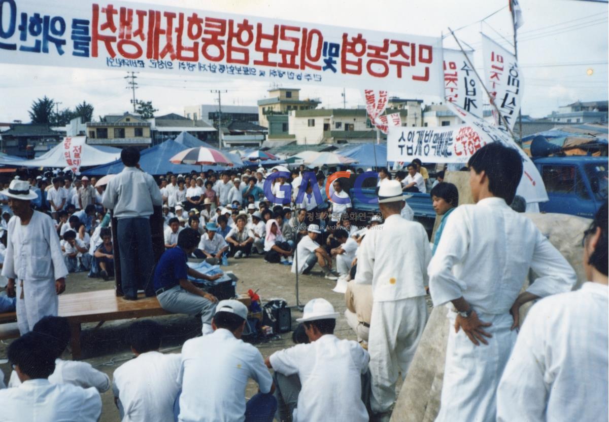 1988년 10월6일 민주농협 및 의료보험 통합제 쟁취를 위한 의성군민 결의대회(안계) 작은그림