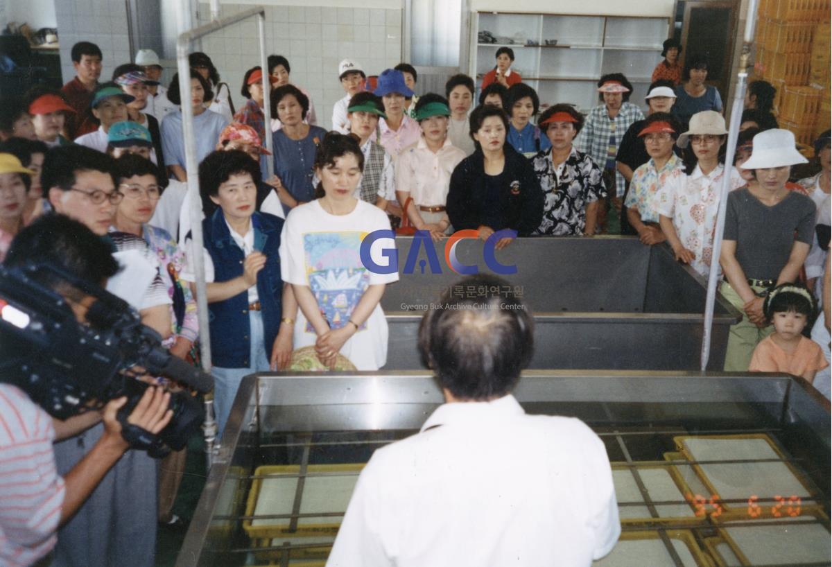 1995년 6월 20일 우리콩 두부 가공 농장 소비자 현장 방문(상주ㆍ옥산) 작은그림