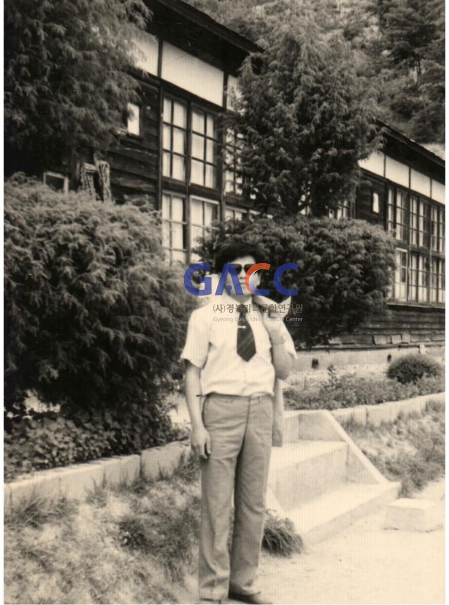 1973년 6월 5일 가매실 모교 대동학교에서 김창호 작은그림