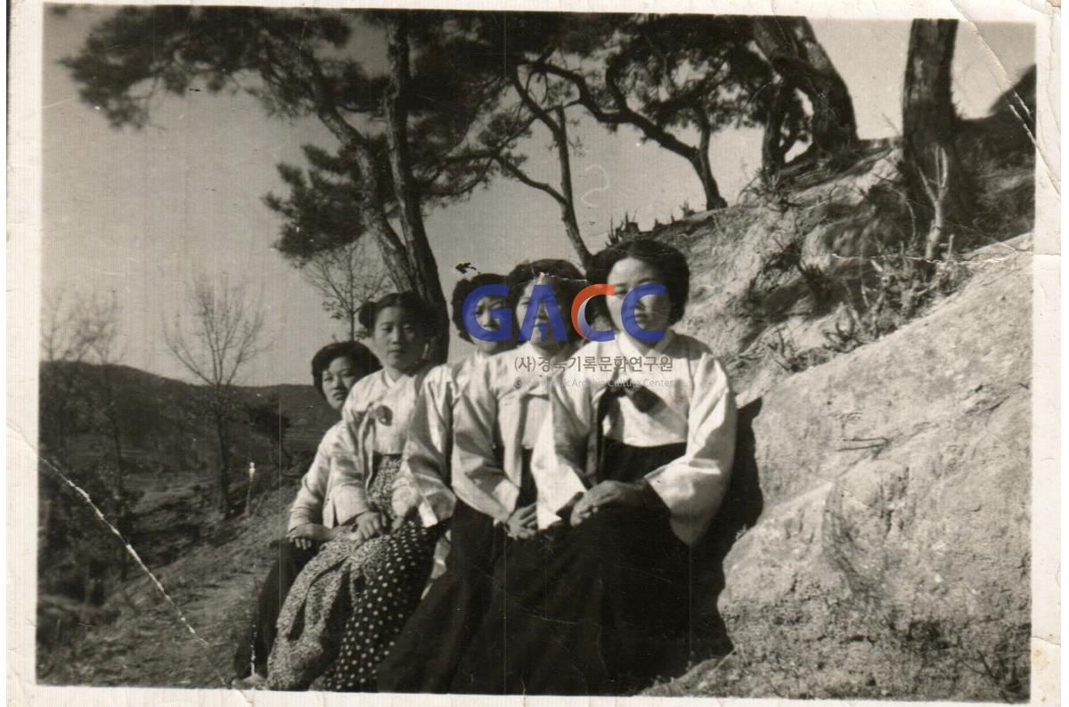 돗질 젊은 새댁들 작은그림