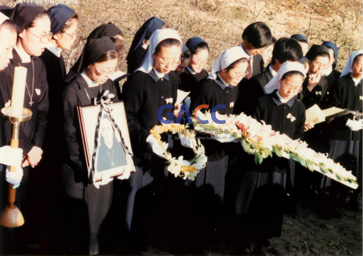 가톨릭 상지대학교 노신혜 수녀 장례식 1988년 작은그림