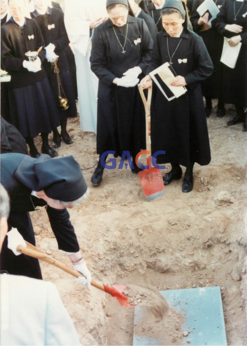 가톨릭 상지대학교 노신혜 수녀 장례식 1988년 작은그림