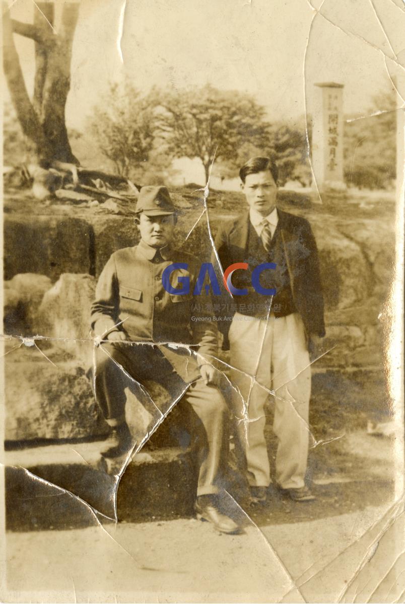 1950년대초(추정)개성 만월대에서 작은그림