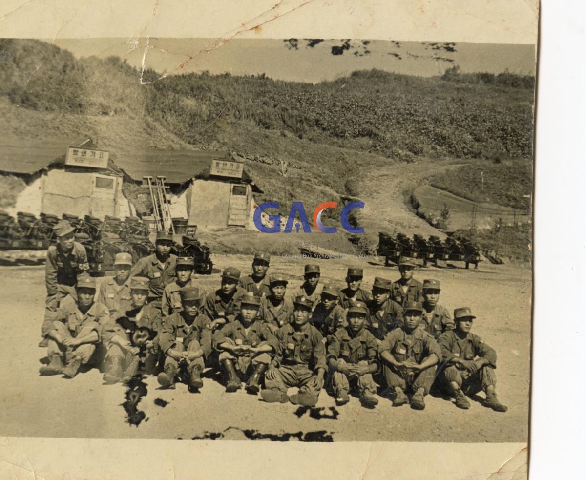 1954년 군복무 중인 아버지 작은그림