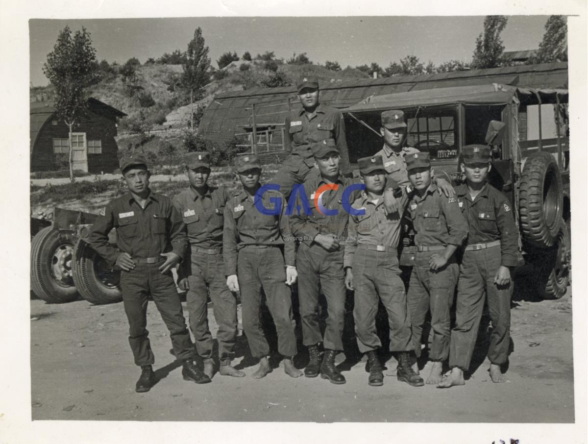 1966년 계룡산 군복무 당시 작은그림