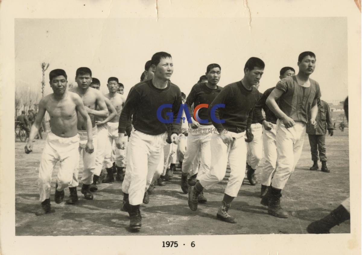 1975년 수색부대 군복무 시절 작은그림