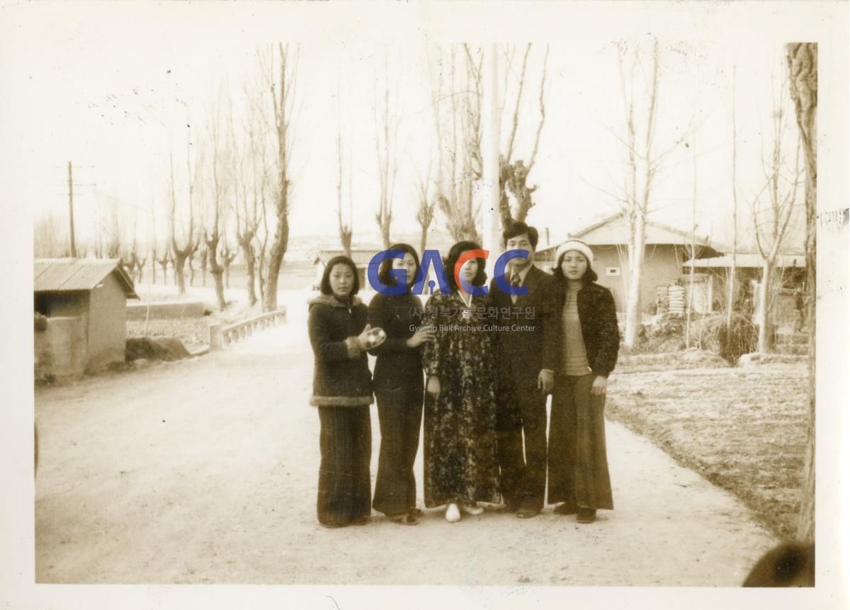 1976년 첫 친정나들이 작은그림